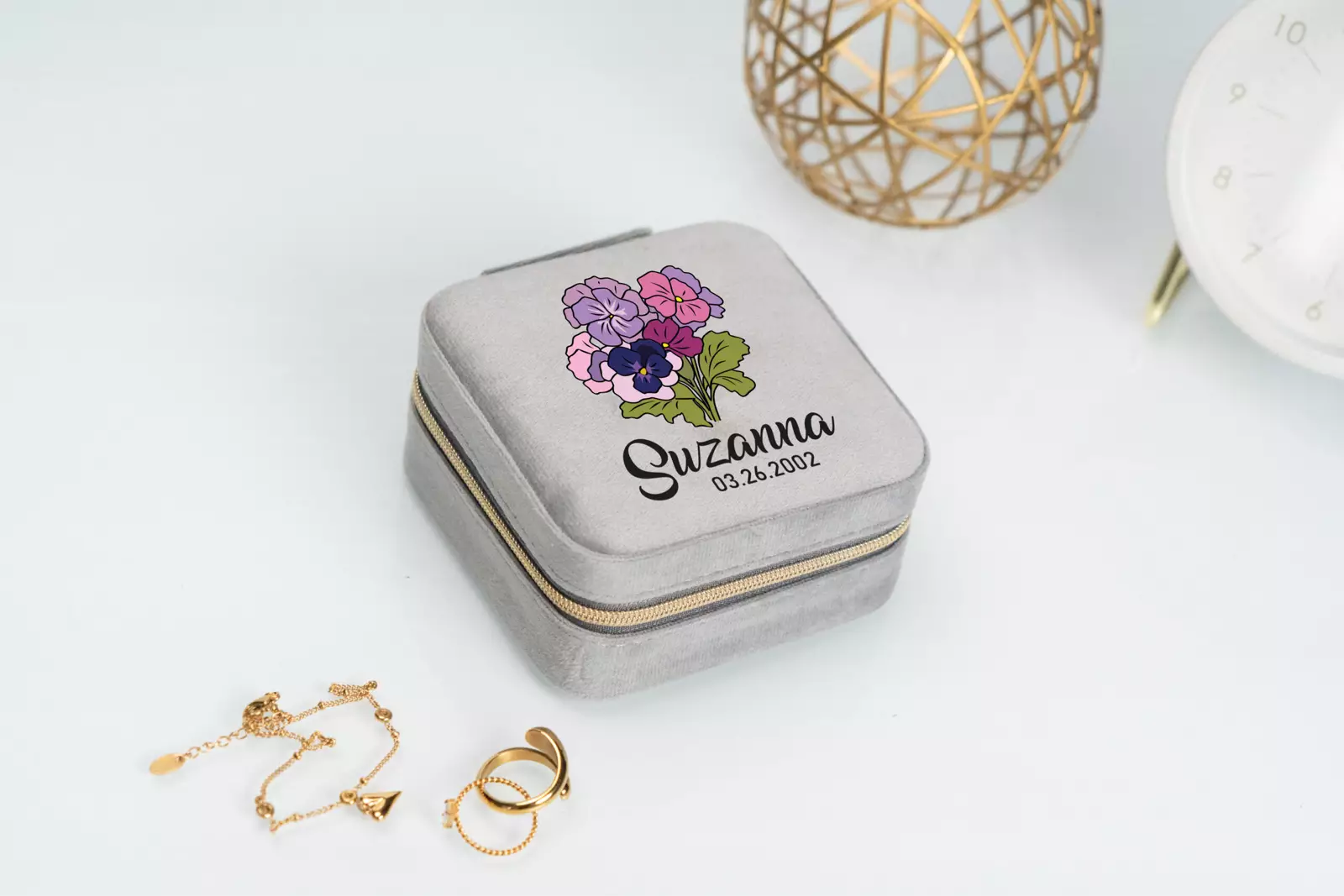 Balmy Velvet Jewelry Box - A Timeless Gift for Loved Ones