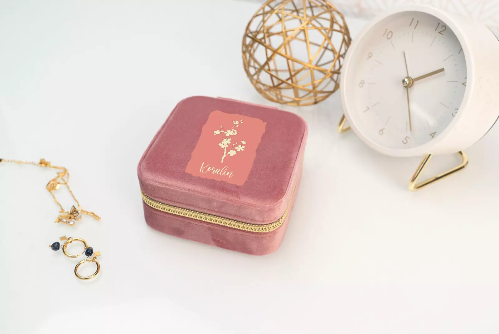 Balmy Velvet Jewelry Box - A Timeless Gift for Loved Ones