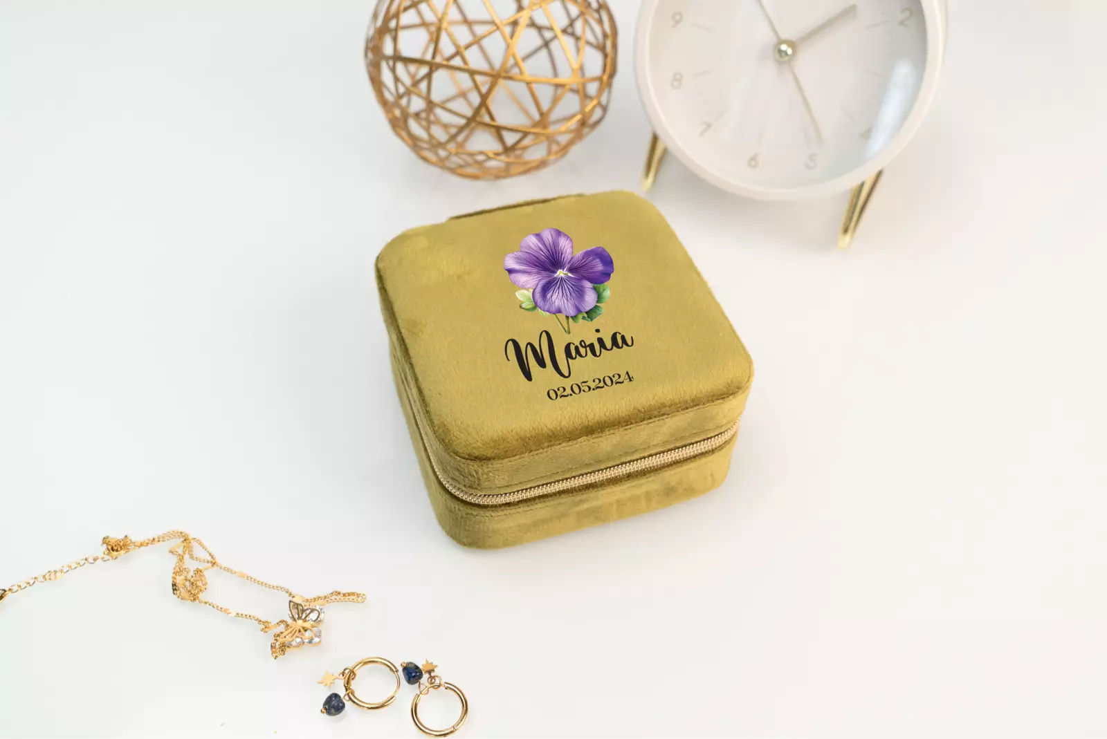 Balmy Velvet Jewelry Box - A Timeless Gift for Loved Ones